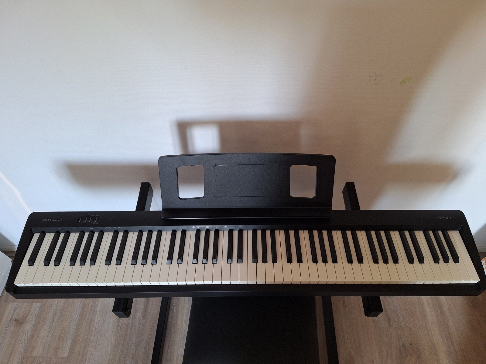 Zgan Roland Keyboard met verzwaarde toetsen, Muziek en Instrumenten, Ophalen, 88 toetsen, Roland, Met standaard