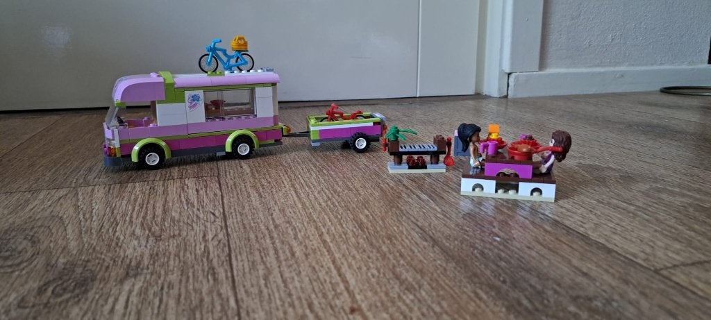 Compleet: LEGO Friends set 3184, Adventure Camper, Lego, Inclusief accessoires, Friends, Ophalen of Verzenden