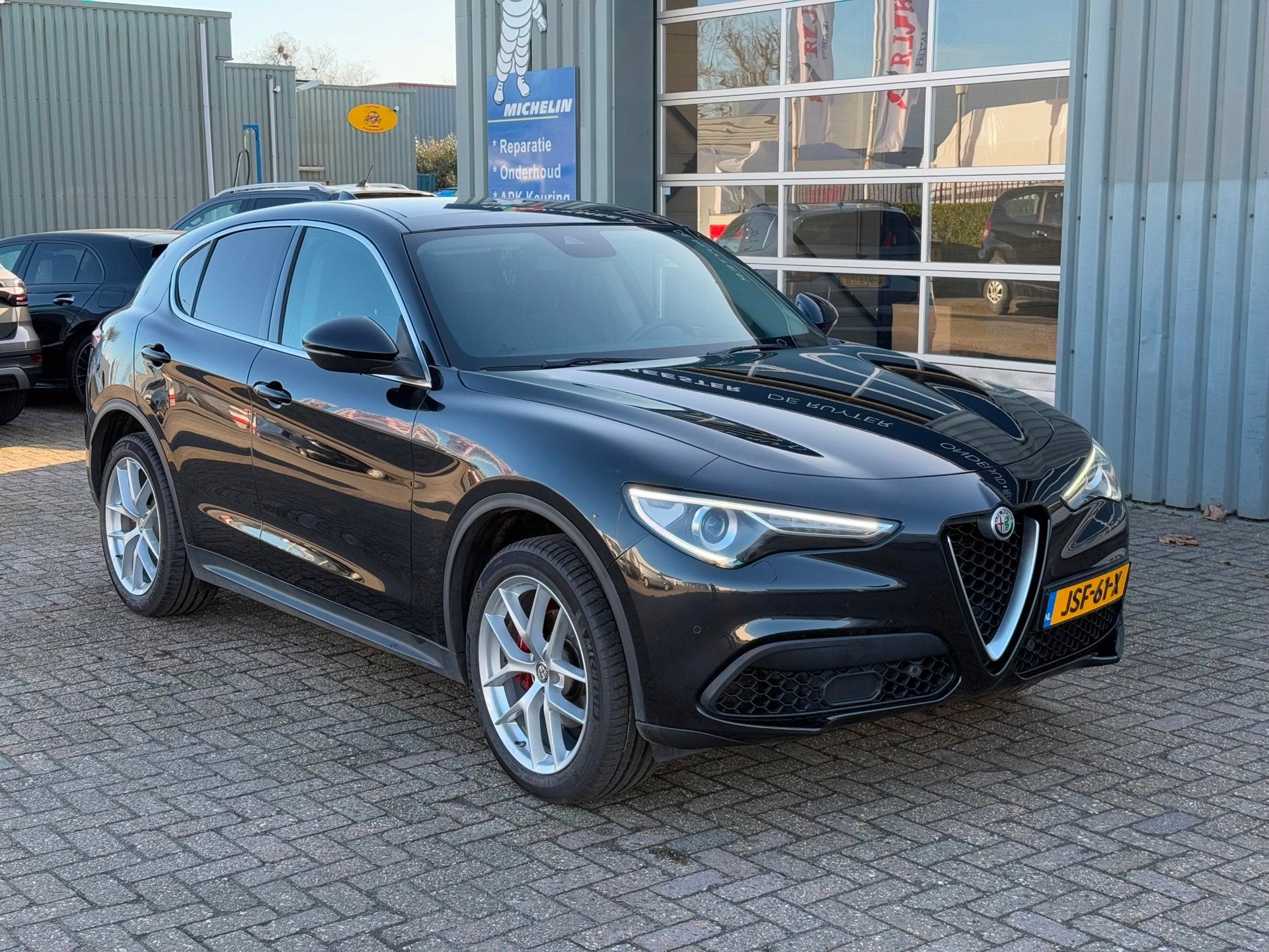 Alfa Romeo Stelvio 2.0 T AWD 280PK | Pano | Memory |Keyless, Automaat, Gebruikt, Zwart, 4 cilinders