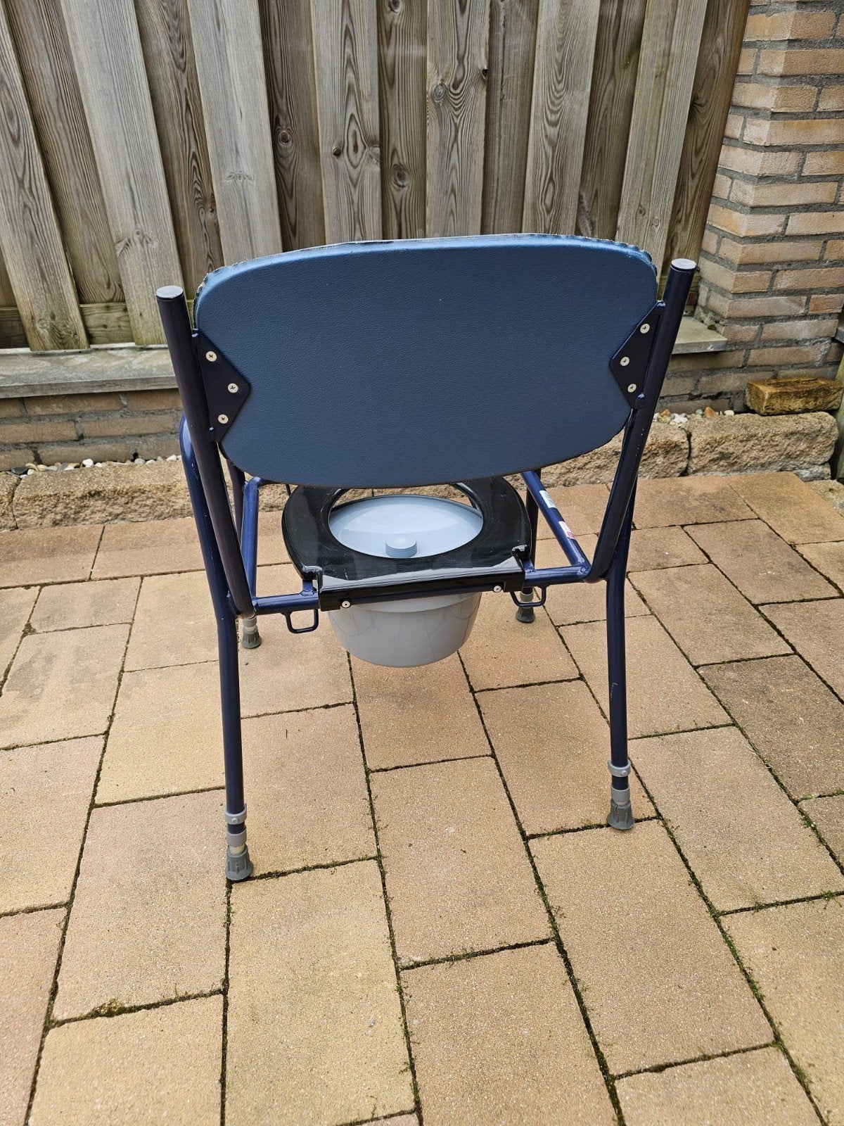 Toiletstoel, Diversen, Ophalen