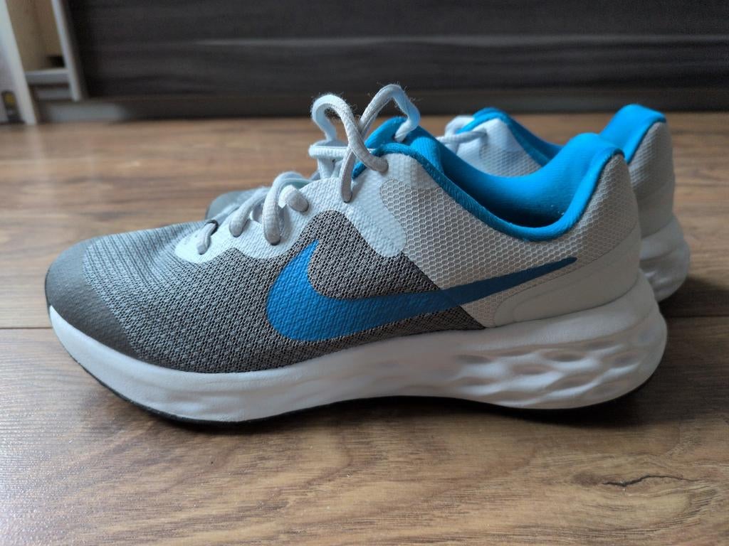 Nike Gymschoenen Running maat 37,5, Kleding | Dames, Schoenen, Zo goed als nieuw, Sneakers of Gympen, Grijs, Ophalen of Verzenden