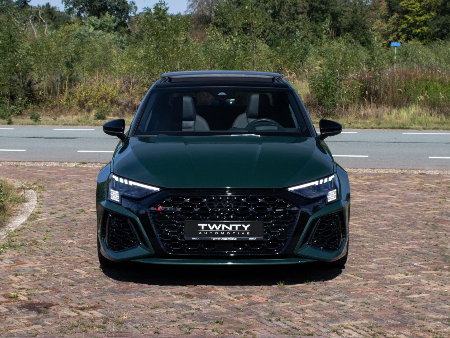 Audi RS 3 Limo 2.5 TFSI Quattro |Keramisch|Pano|HUD|B&O, Auto's, Automaat, Dealer onderhouden, Zwart, 1650 kg