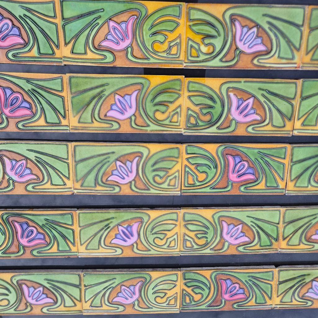 27 antieke randtegels met decor in relief, Antiek en Kunst, Ophalen