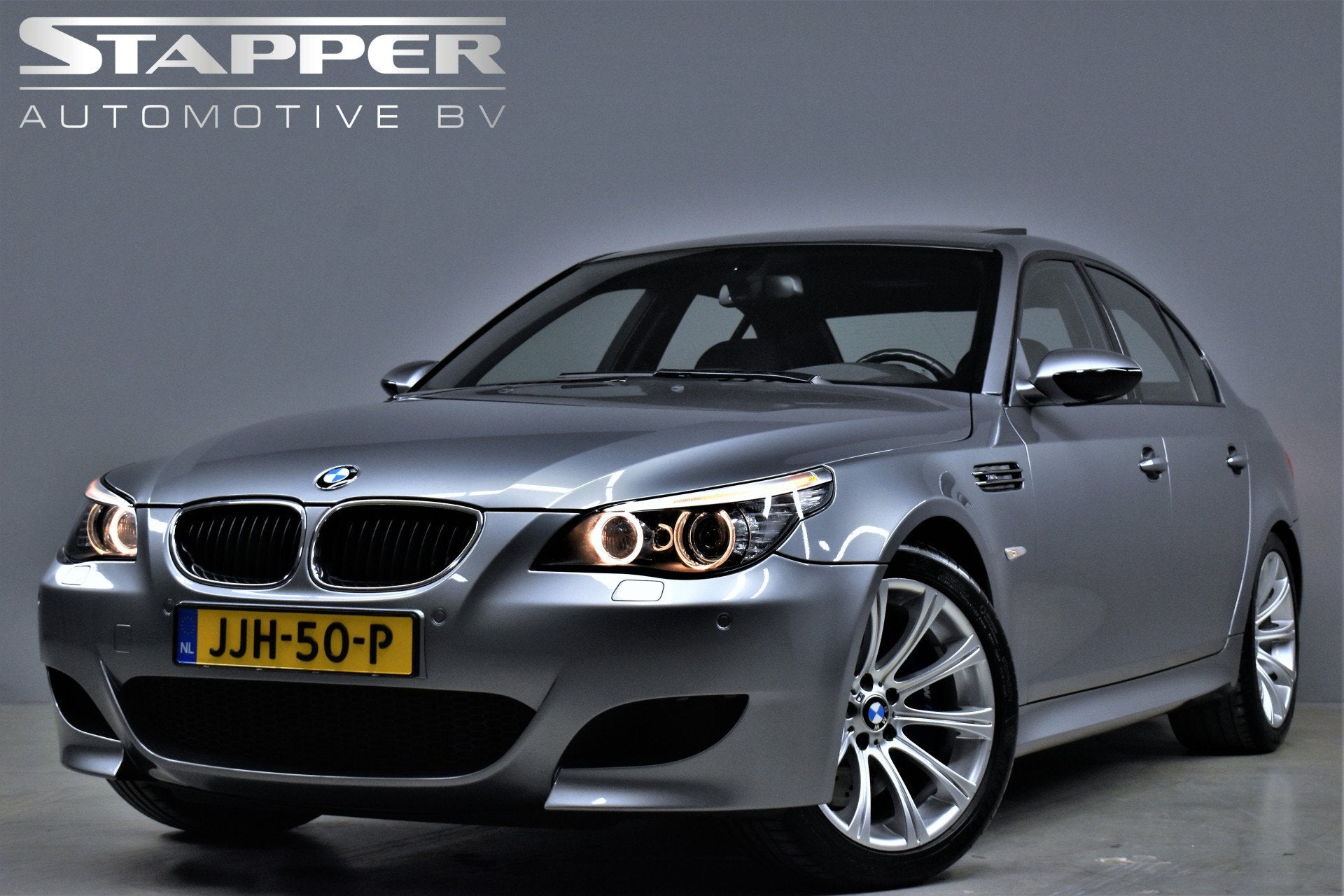 BMW M5 LCI V10 507pk SMG Dealer OH Topconditie! Schuifdak/He, Auto's, BMW, Automaat, Achterwielaandrijving, Zwart, 507 pk