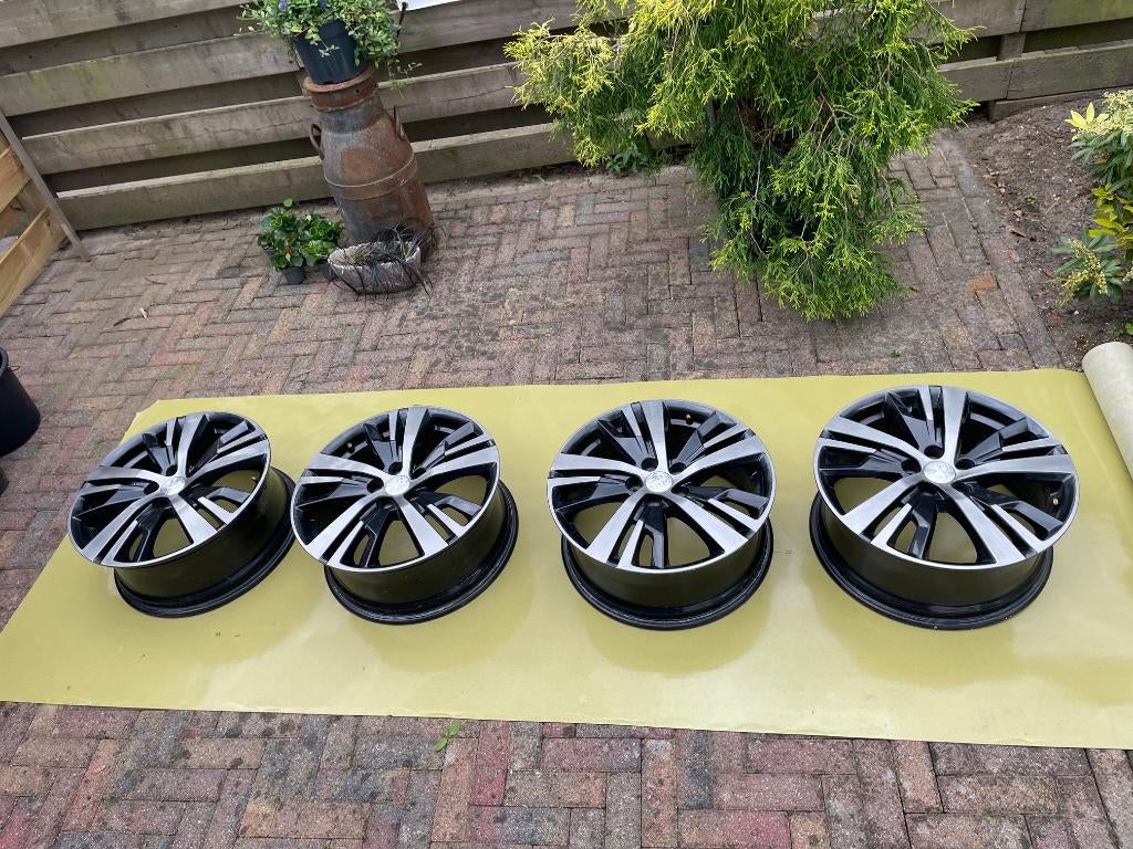 Originele velgen 18 inch Peugeot 3008 II SUV, Ophalen, 18 inch, Velg(en), Zomerbanden