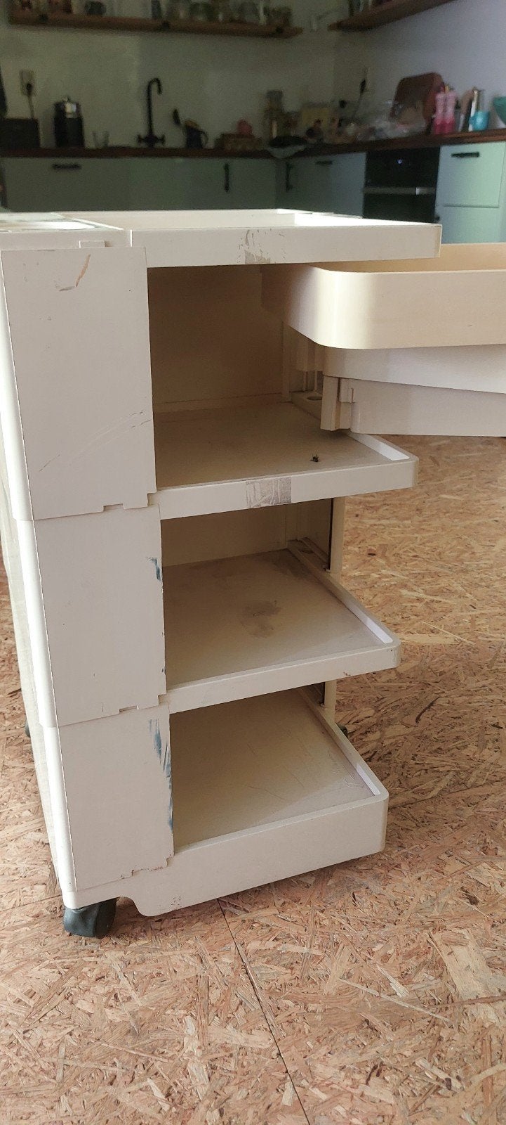 Boby trolley Joe colombo trolley, Antiek en Kunst, Kunst | Designobjecten, Ophalen, 74 cm, Beige, Beweegbaar