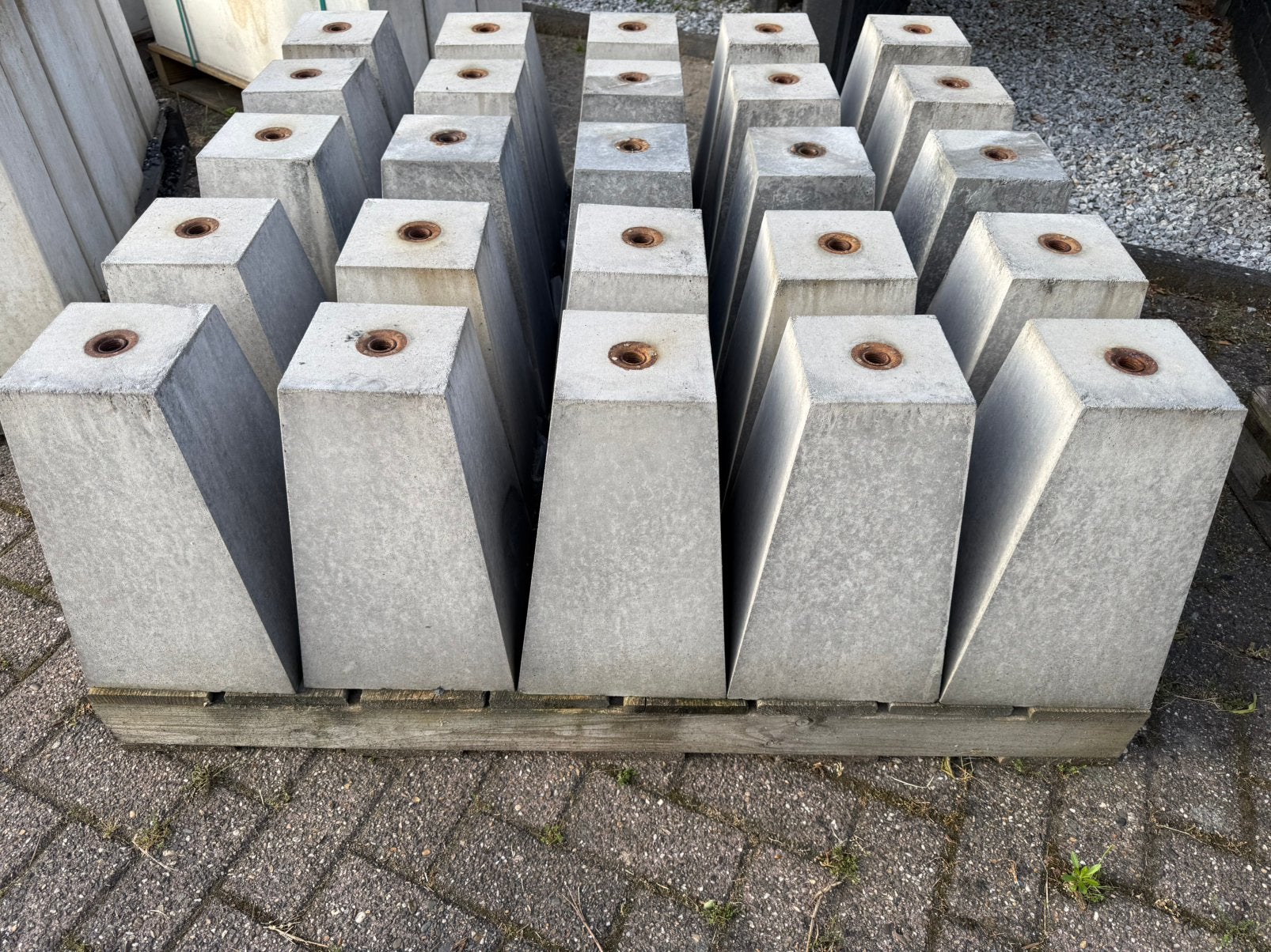 Betonnen blokken / voor diverse toepassingen, Ophalen of Verzenden, Gebruikt
