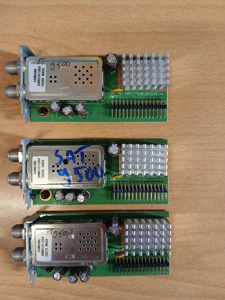 XTREND SAT ET9500 TUNERS, Ophalen of Verzenden, Gebruikt, (Schotel)antenne-accessoires, Overige merken