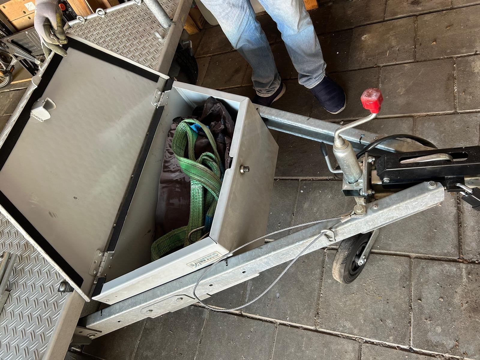 Motor aanhanger, Ophalen, Zo goed als nieuw
