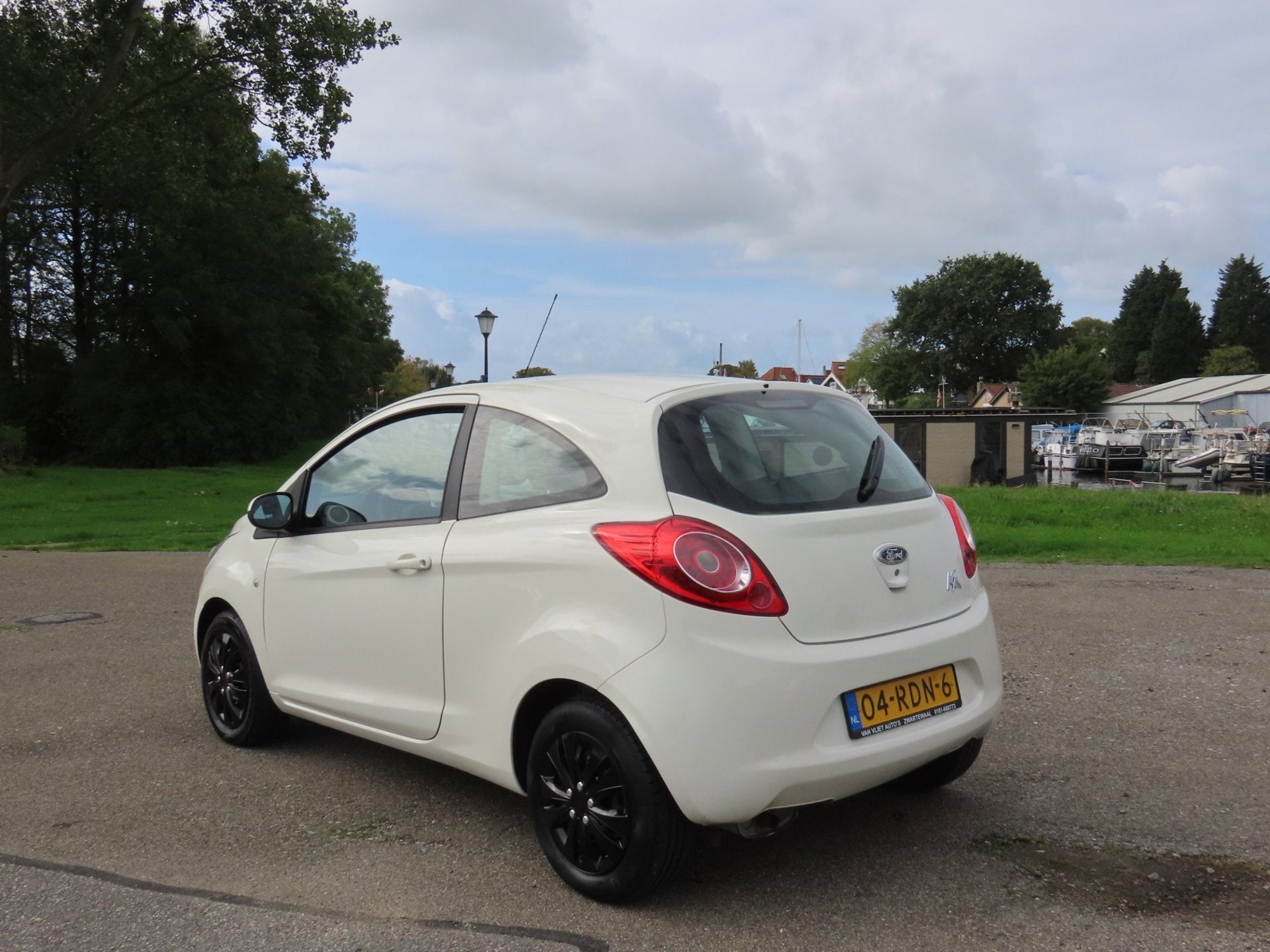 Ford Ka 1.2 Comfort start/stop *Dist VV !, Voorwielaandrijving, Stof, Gebruikt, 4 cilinders