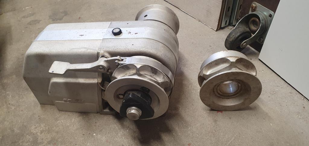Ankerlier 12 Volt 1000 Watt, Watersport en Boten, Bootonderdelen, Ophalen of Verzenden, Gebruikt, Ankeren en Afmeren, Zeilboot of Motorboot