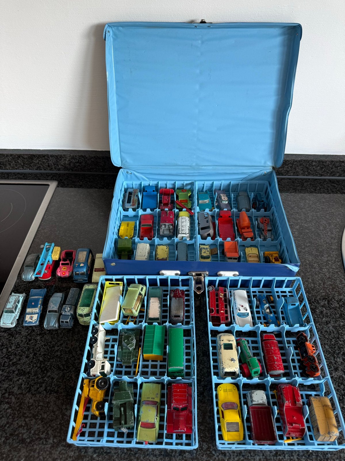 Vintage Matchbox Collector's Case met 58 auto's, Ophalen of Verzenden, Gebruikt