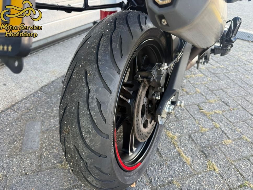BENELLI TRK 702 35kw mogelijk (bj 2024), Motoren, 2 cilinders, Motorrijbewijs A, Bedrijf, Onbekend