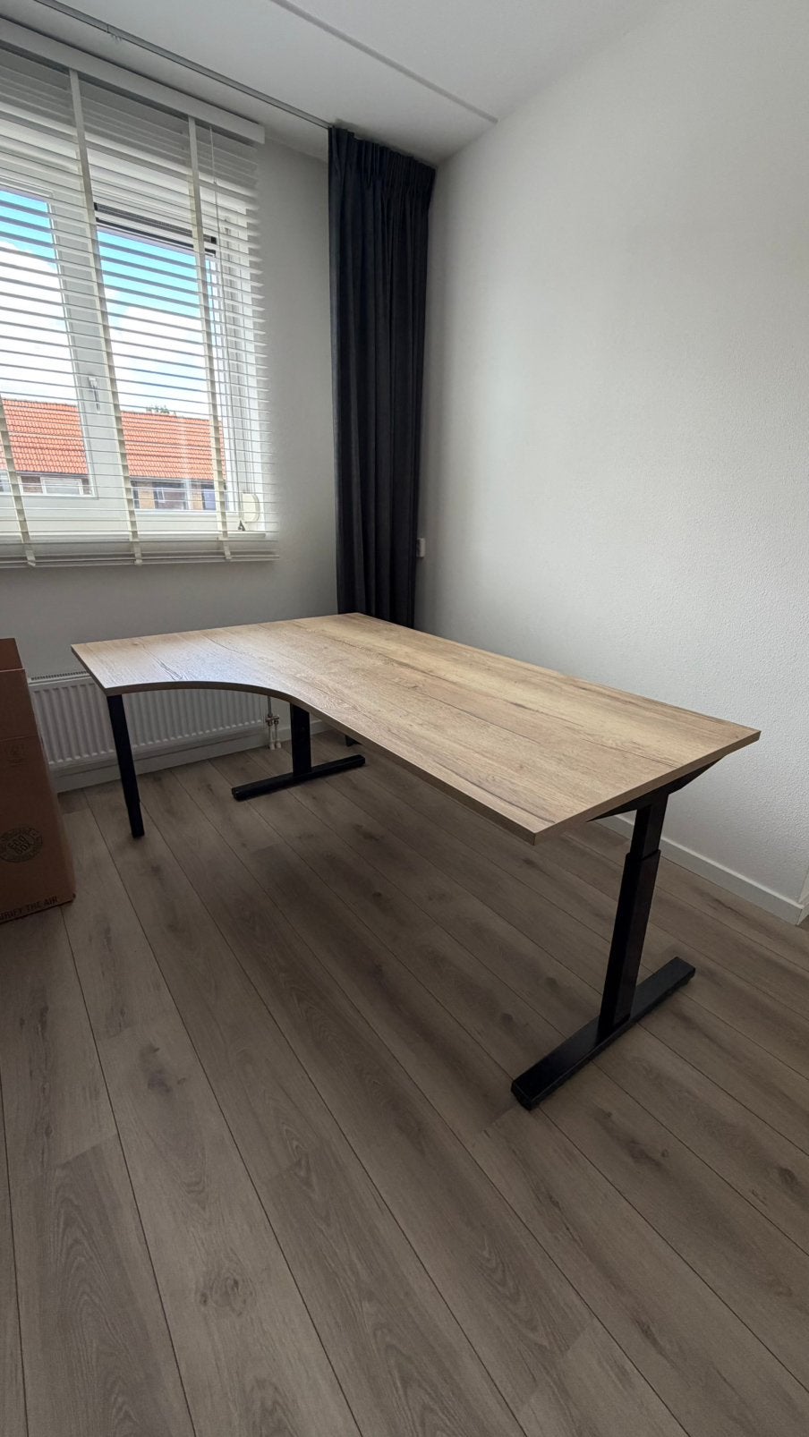 Splinternieuw bureau, Ophalen, In hoogte verstelbaar, Zo goed als nieuw