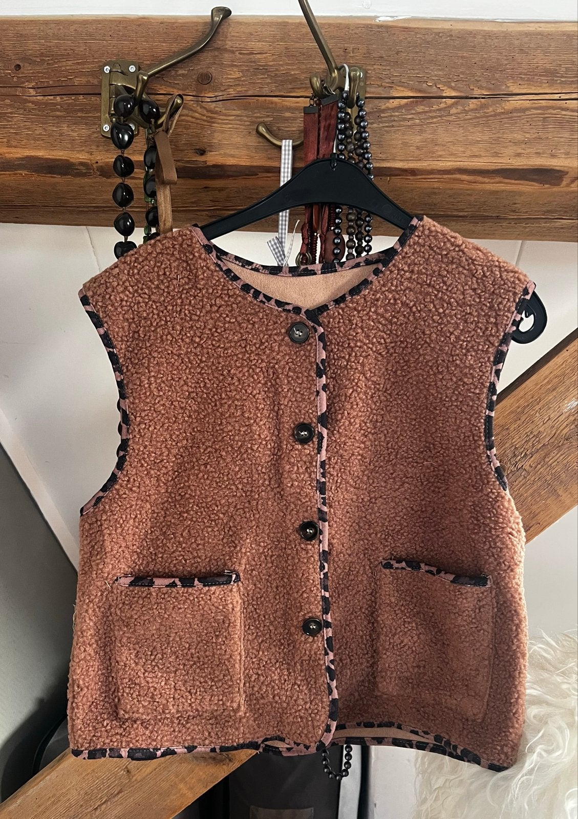 Teddy jasje / vestje met panterprint details, Ophalen of Verzenden, Nieuw, Maat 36 (S), Bruin