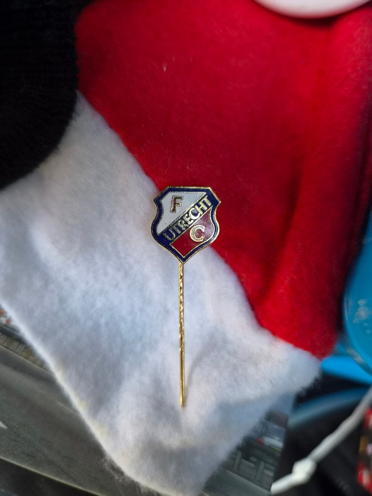 FC Utrecht Speldje - Voetbalclub Pin, Verzamelen, Ophalen of Verzenden, Zo goed als nieuw, Sport, Speldje of Pin