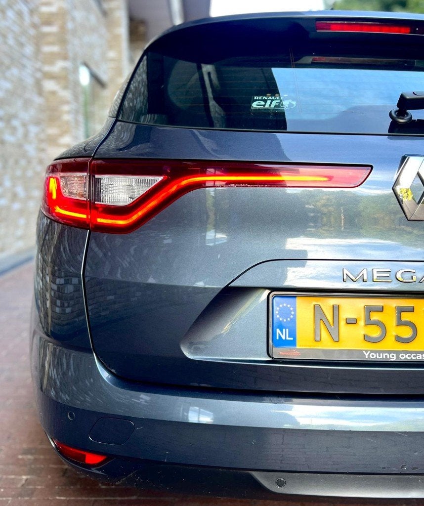 Foto 3 van Renault Mégane Estate 1.2 TCe Limited 2018 Autom/Parks/AC/St
