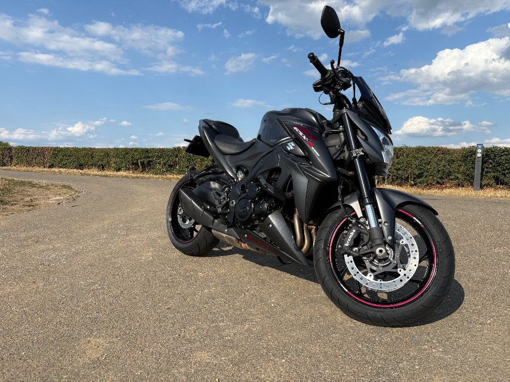 Zwarte Suzuki GSX-S1000 naked bike met heel veel extra's!, 4 cilinders, Motorrijbewijs A, Gebruikt, Particulier