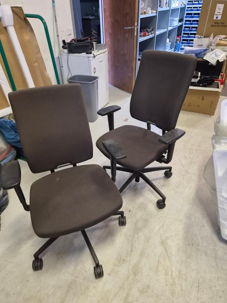 Twee bureaustoelen Kembo, Ophalen, Gebruikt, Zwart