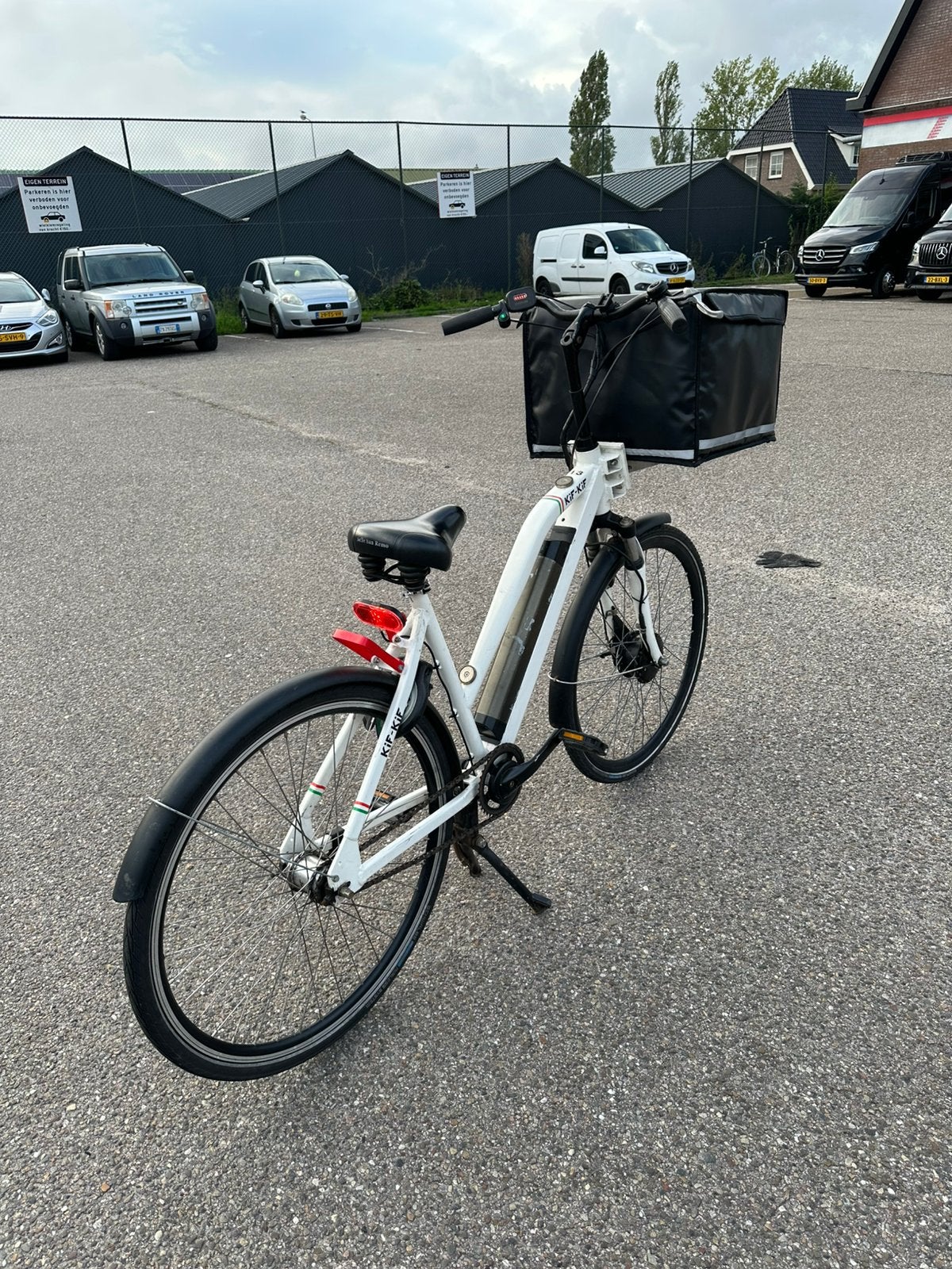 Bezorgfiets, Fietsen en Brommers, Dubbele standaard, 56 cm of meer, Zo goed als nieuw, Ophalen
