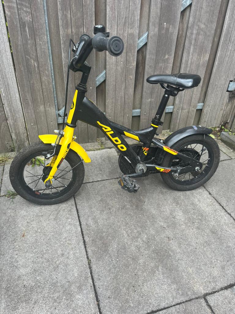 Aldo kinderfiets, Ophalen, Terugtraprem, Zijwieltjes, Gebruikt