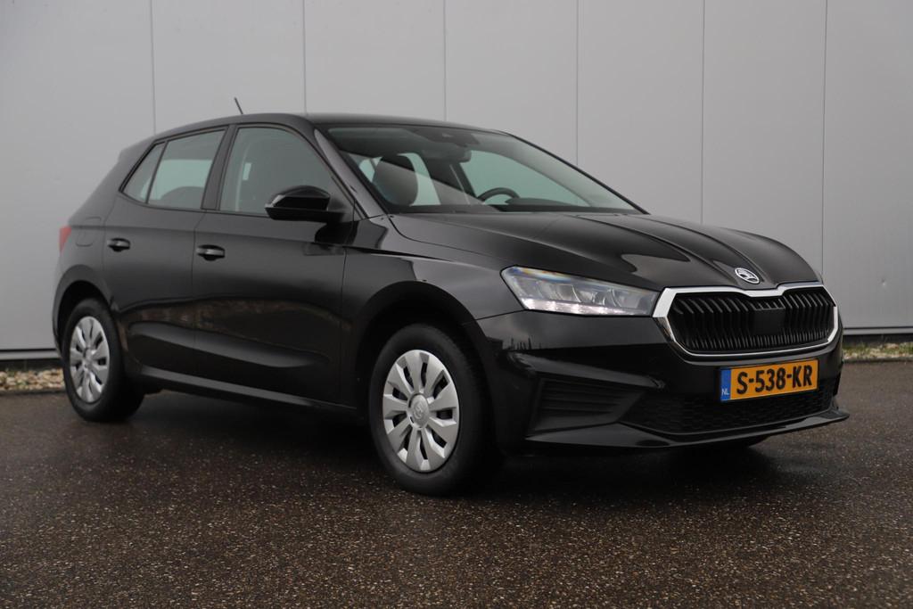 Skoda Fabia 1.0 TSI Ambition 95PK Carplay Android Navigatie, Voorwielaandrijving, Stof, Gebruikt, Euro 6