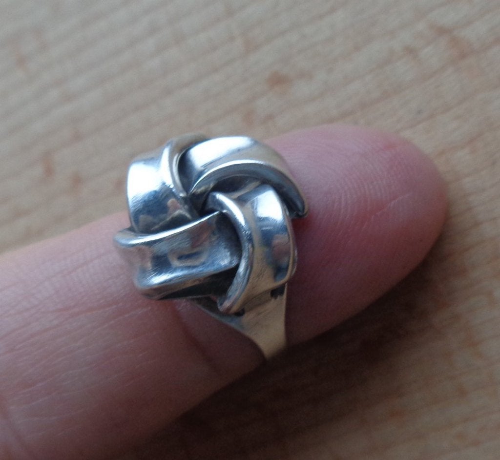 zilveren ring met oneindige knoop [1126], Verzenden, Dame, Zilver, Zilver
