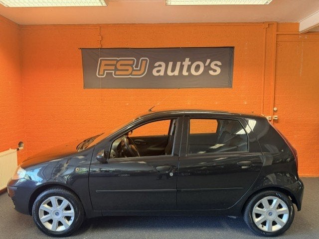 Fiat Punto 1.4 16V / 5 DEURS / YOUNG / CRUISE / AIRCO!, Auto's, Voorwielaandrijving, Stof, 400 kg, Zwart