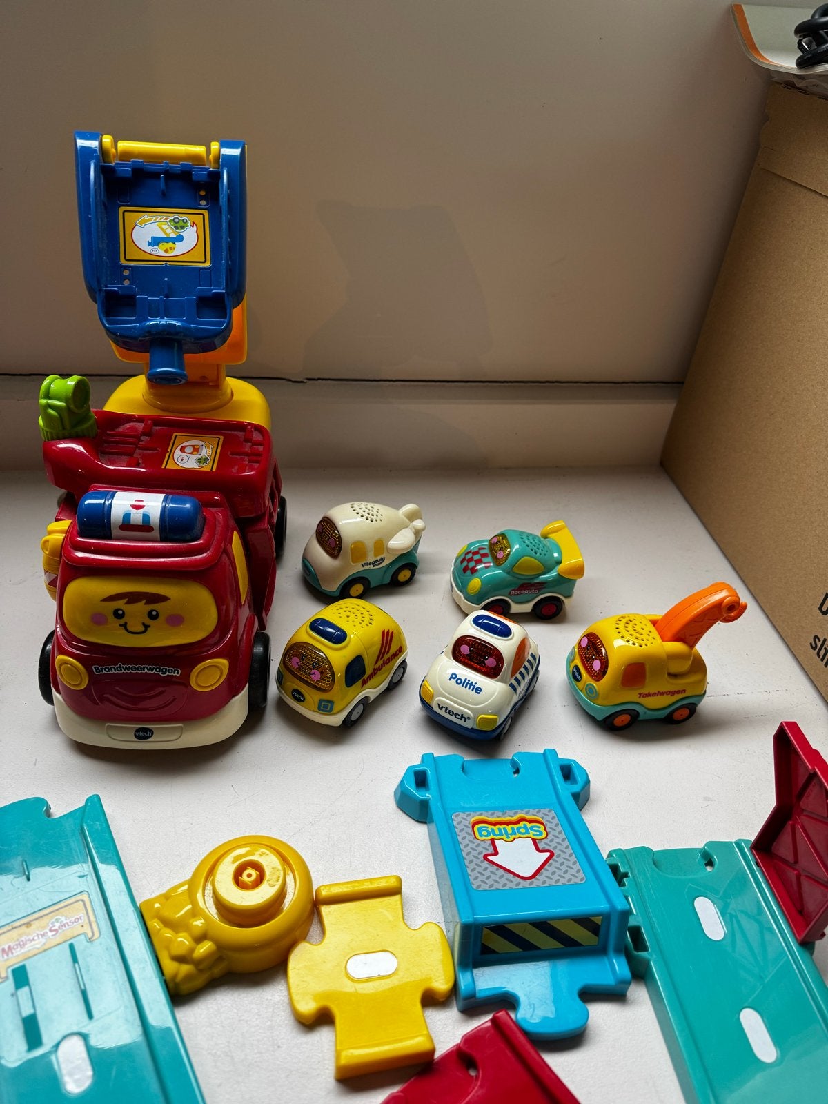 VTech Toet Toet Auto's Brandweerkazerne met extra auto's en, Ophalen of Verzenden, Gebruikt