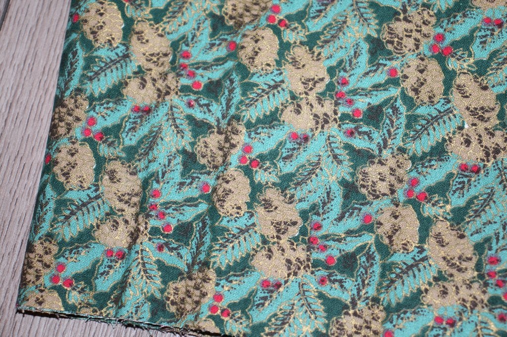Quilt lap 100% katoen stof - groen / rood dennenappels #3538, Geel, Nieuw, Ophalen of Verzenden, 30 tot 120 cm