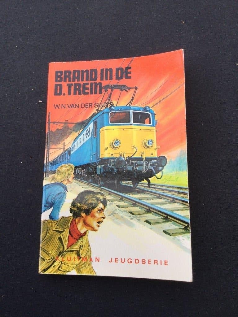 Brand in de D-Trein - W.N. van der Sluys . Met  NS foto’s, Boeken, Gelezen, Ophalen of Verzenden, W.N. van der Sluys, Fictie