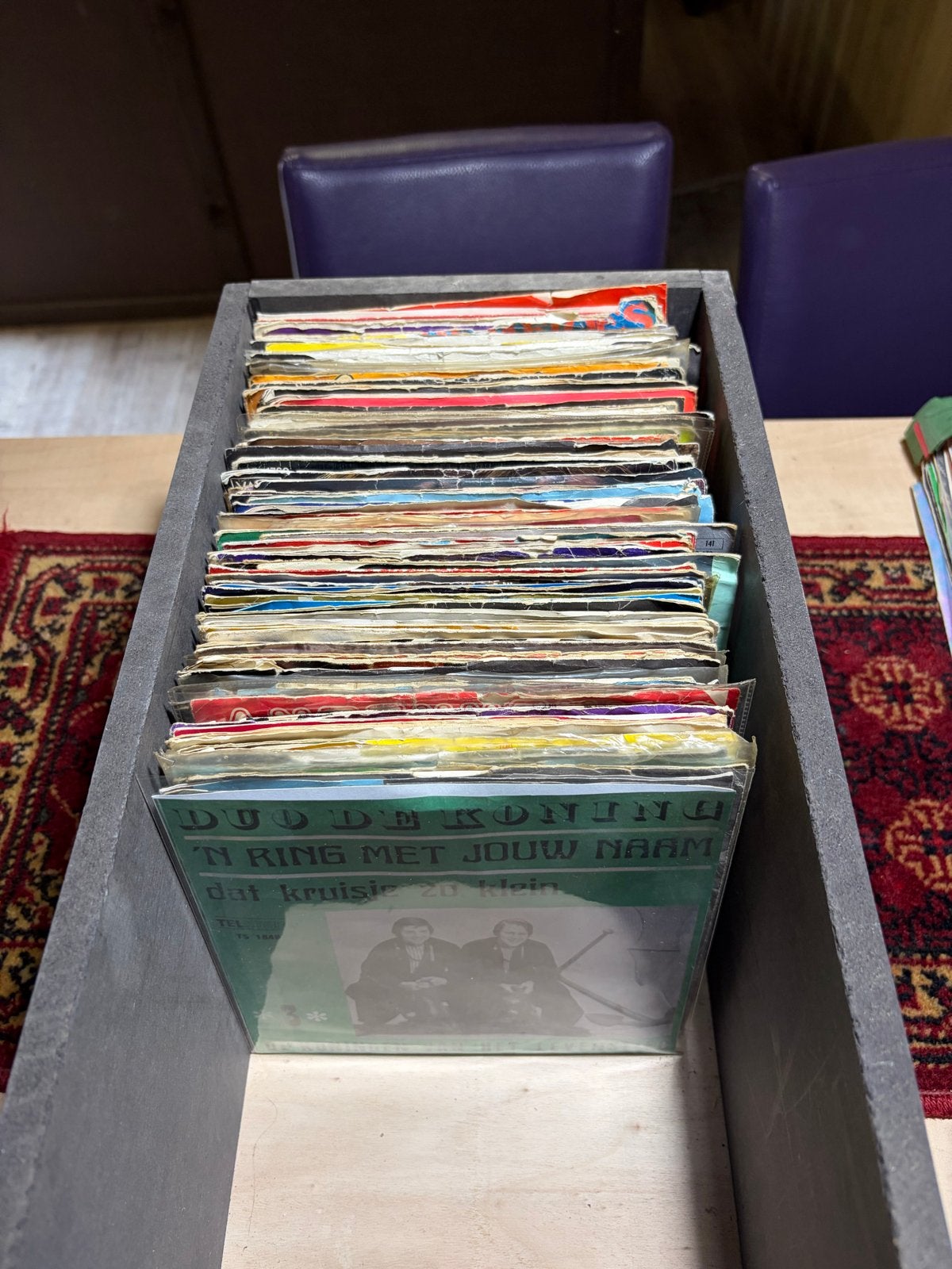 Collectie diverse vinylplaten (word verkocht zonder bak !!)