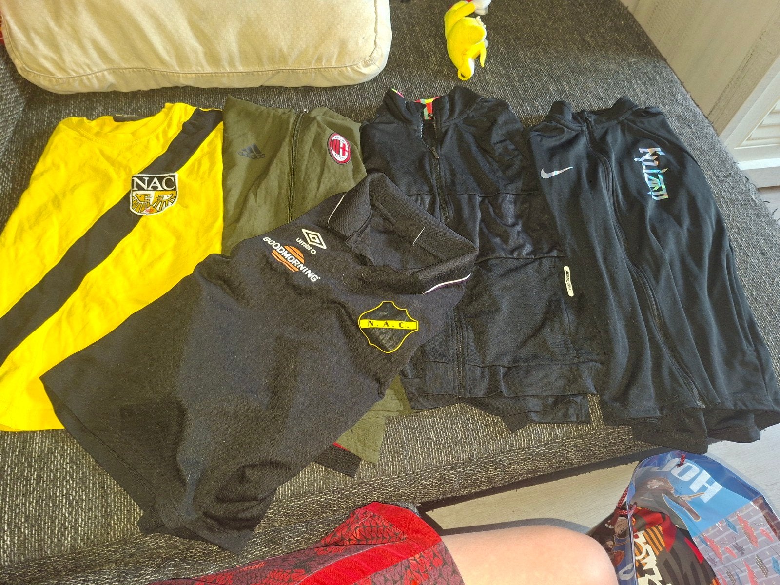 pakket voetbalkleding maat 140/146, Ophalen of Verzenden, Jongen of Meisje, Shirt of Longsleeve