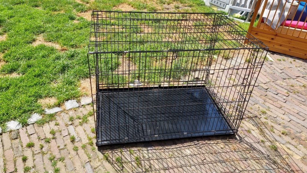 Honden kooi bench zwart draad 109cmx71cmx80cm hoog, Ophalen, Zo goed als nieuw