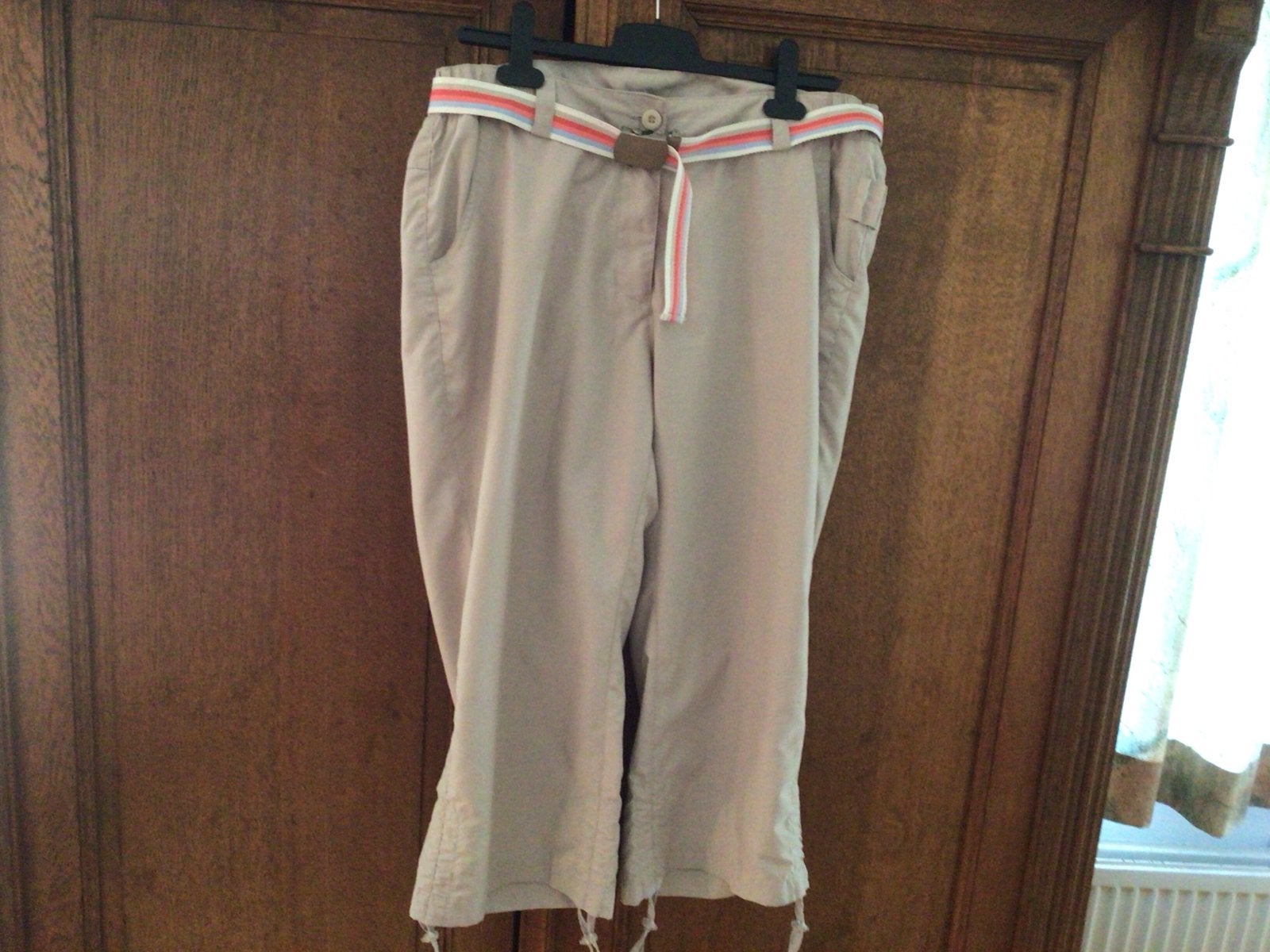 3/4 damesbroek, James Perry, beige, L (40-42) met centuur, Beige, Maat 42/44 (L), Ophalen of Verzenden, Driekwart