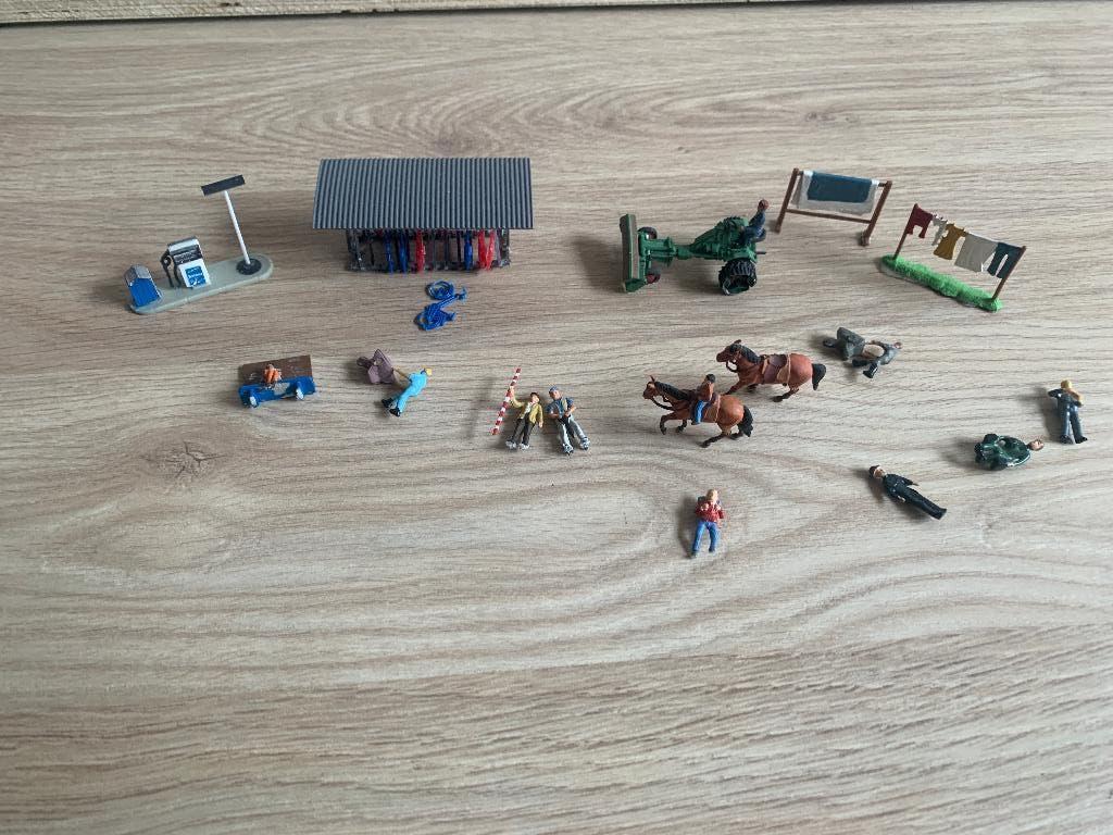 Wat poppetjes  en beestjes  voor bij de treinbaan, Overige merken, Gebruikt, Gelijkstroom of Wisselstroom, Overige typen