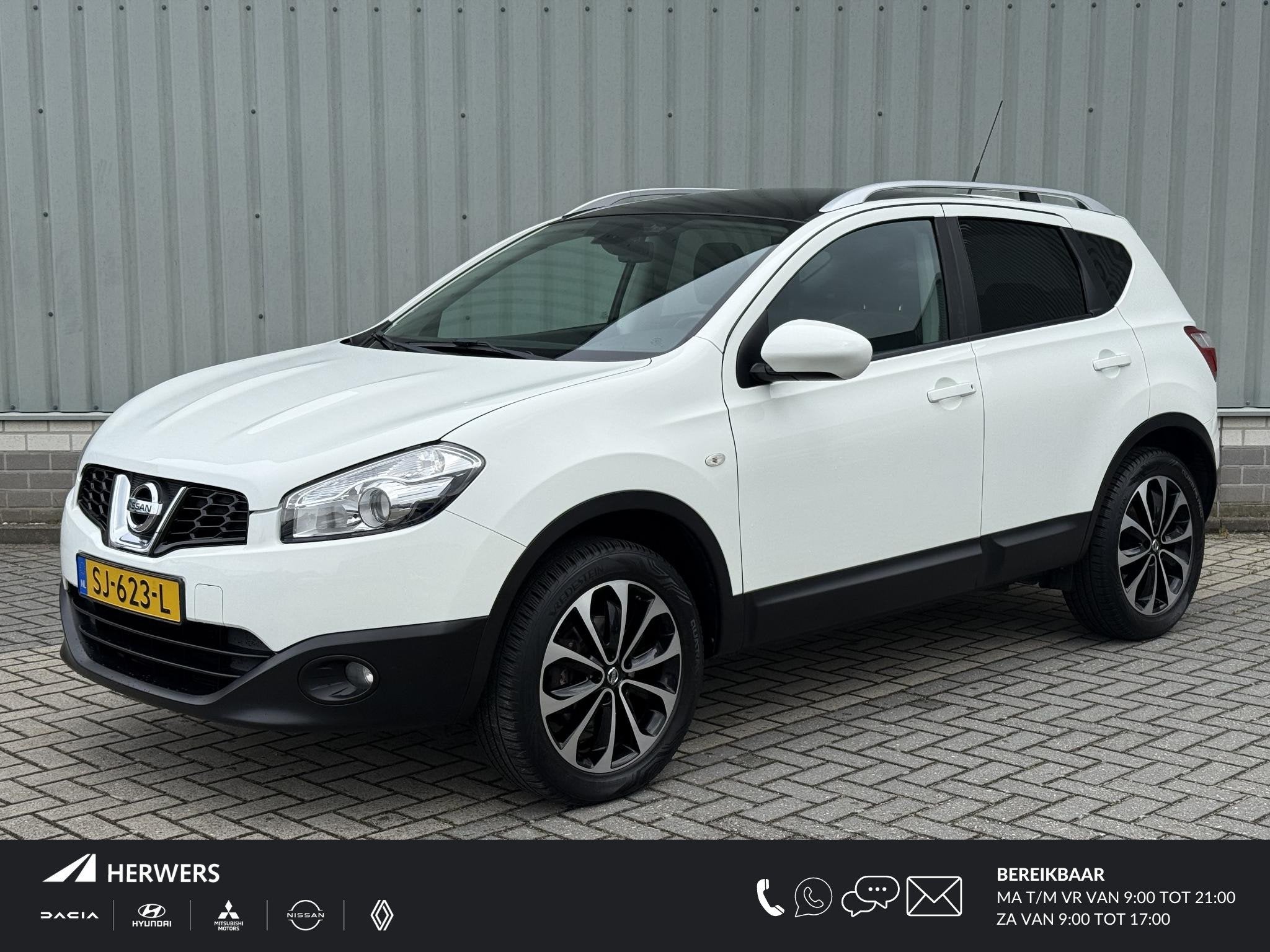 Nissan Qashqai 1.6 Connect Edition / Panoramadak / Navigatie, Voorwielaandrijving, Euro 5, Stof, Gebruikt
