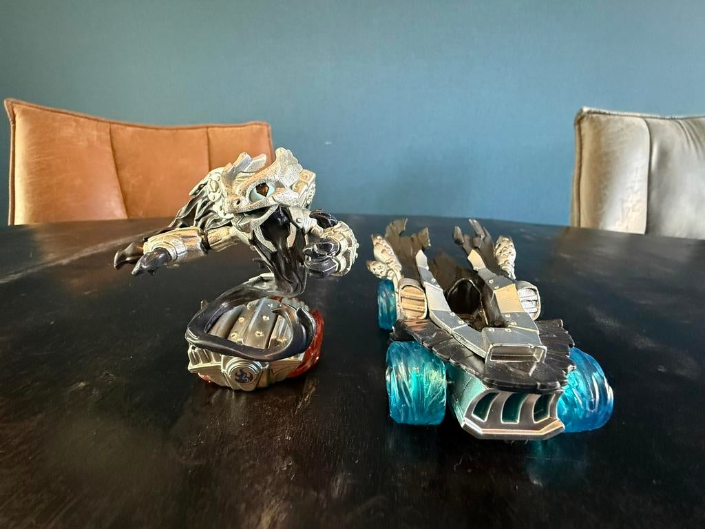 Dark Spitfire + Dark Hot Streak (Skylanders Super Chargers), 2 spelers, Eén computer, Ophalen of Verzenden, Zo goed als nieuw