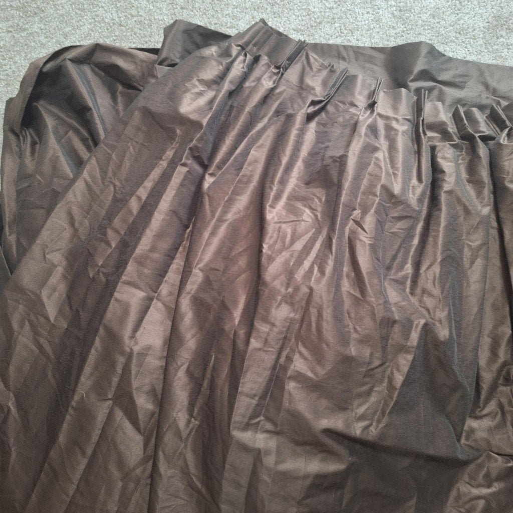 1.50x2.25 bruin glanzend gordijn incl. embrasse, Ophalen of Verzenden, Zo goed als nieuw, Bruin, 100 tot 150 cm
