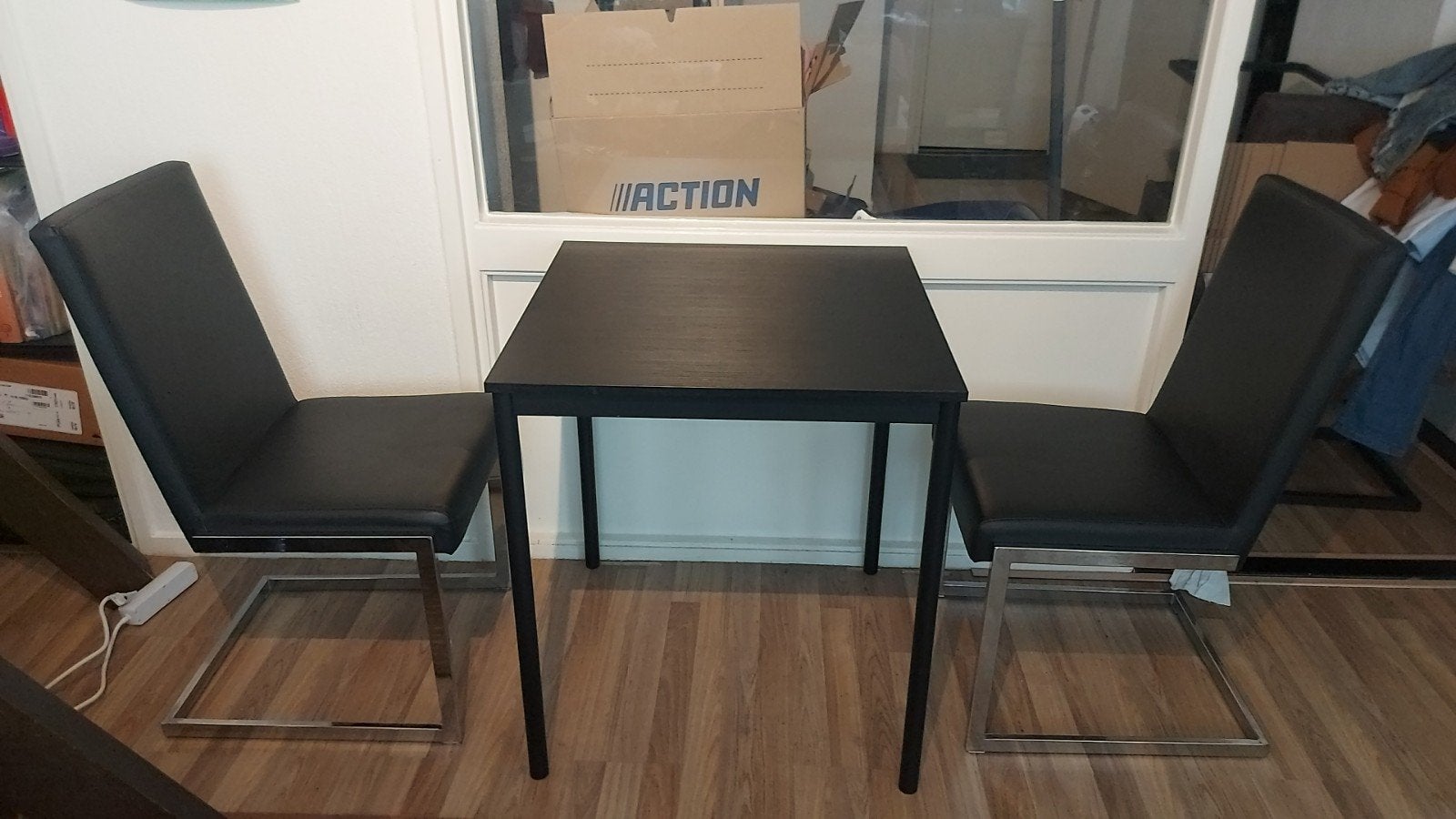 Eettafel met 2 stoelen - Zwart/Zilver, Huis en Inrichting, Tafels | Eettafels, Ophalen, 50 tot 100 cm, Zo goed als nieuw, Modern