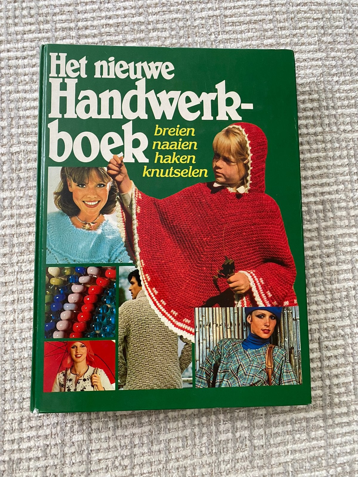 Het grote Handwerkboek, Ophalen of Verzenden, Zo goed als nieuw, Haken, Patroon of Boek