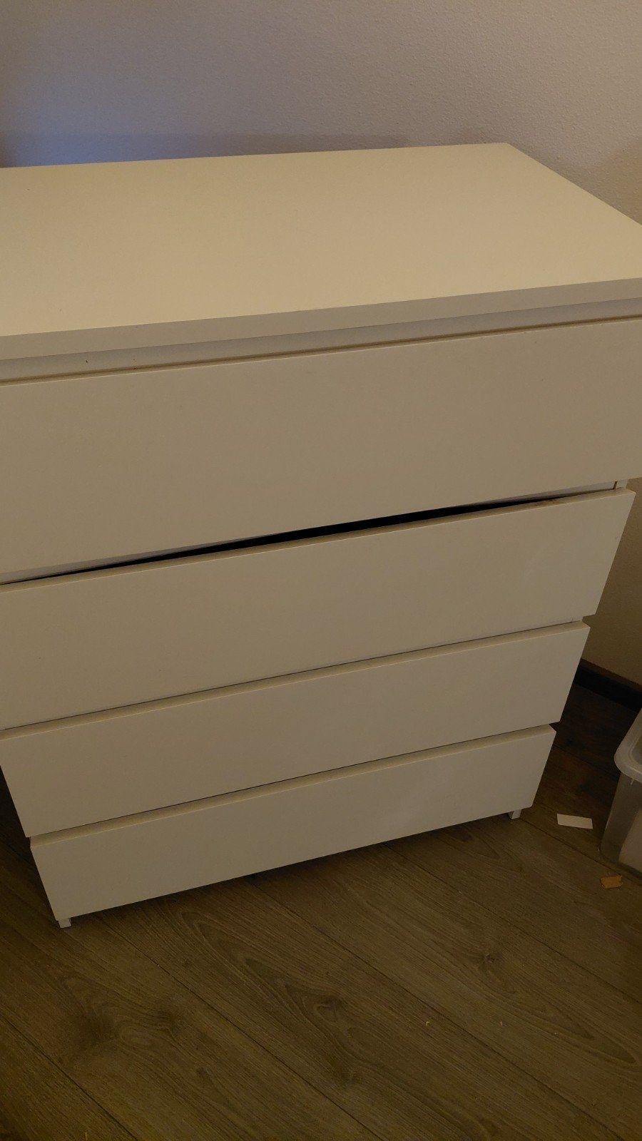 IKEA ladekast met 4 lades - functioneel met klein defect, Ophalen, Gebruikt, 3 of 4 laden, Ikea