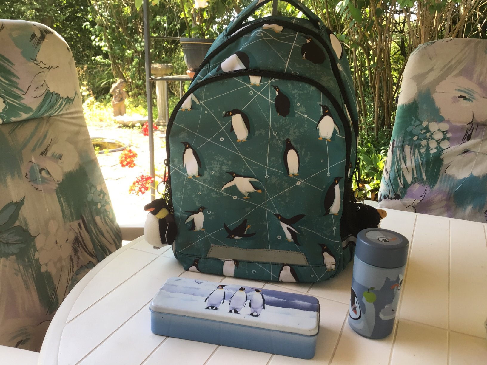 Nieuwe Rugtas met Pinguïn motief + drinkbeker en bewaarblik., Ophalen of Verzenden, Nieuw, Overige merken