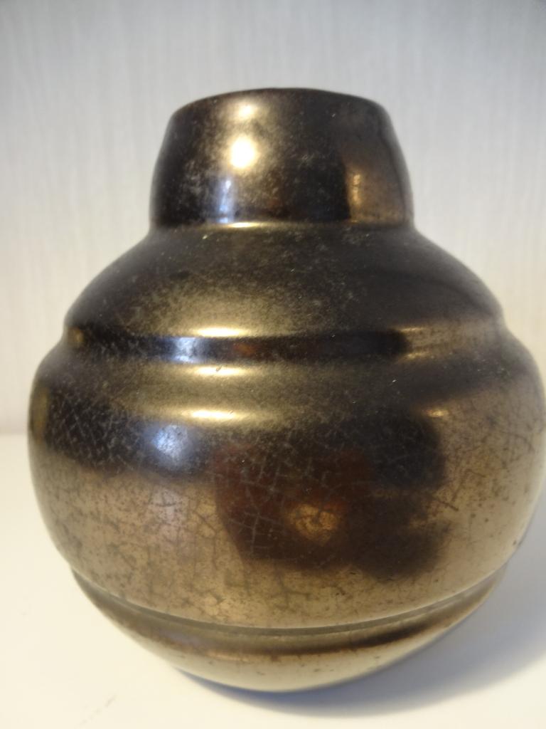 Zwarte Erica vaas, 13 cm., Antiek en Kunst, Ophalen of Verzenden