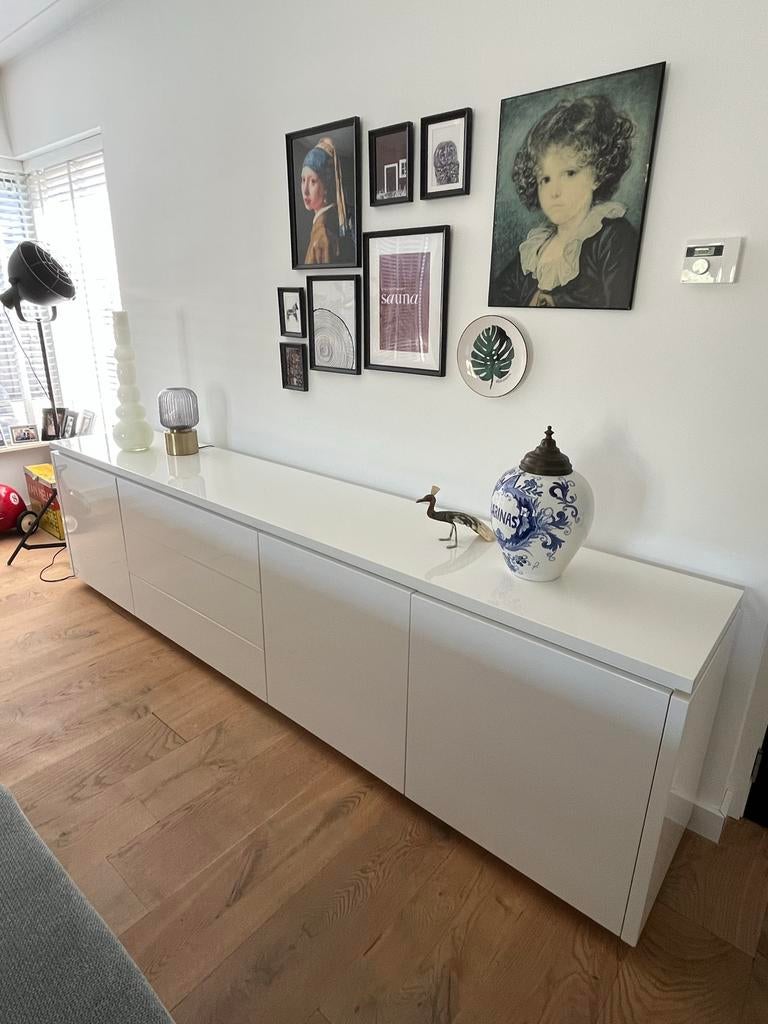 Hoogglans wit dressoir van Bert Plantagie 276x46x74, Ophalen, Overige materialen, Zo goed als nieuw, 200 cm of meer