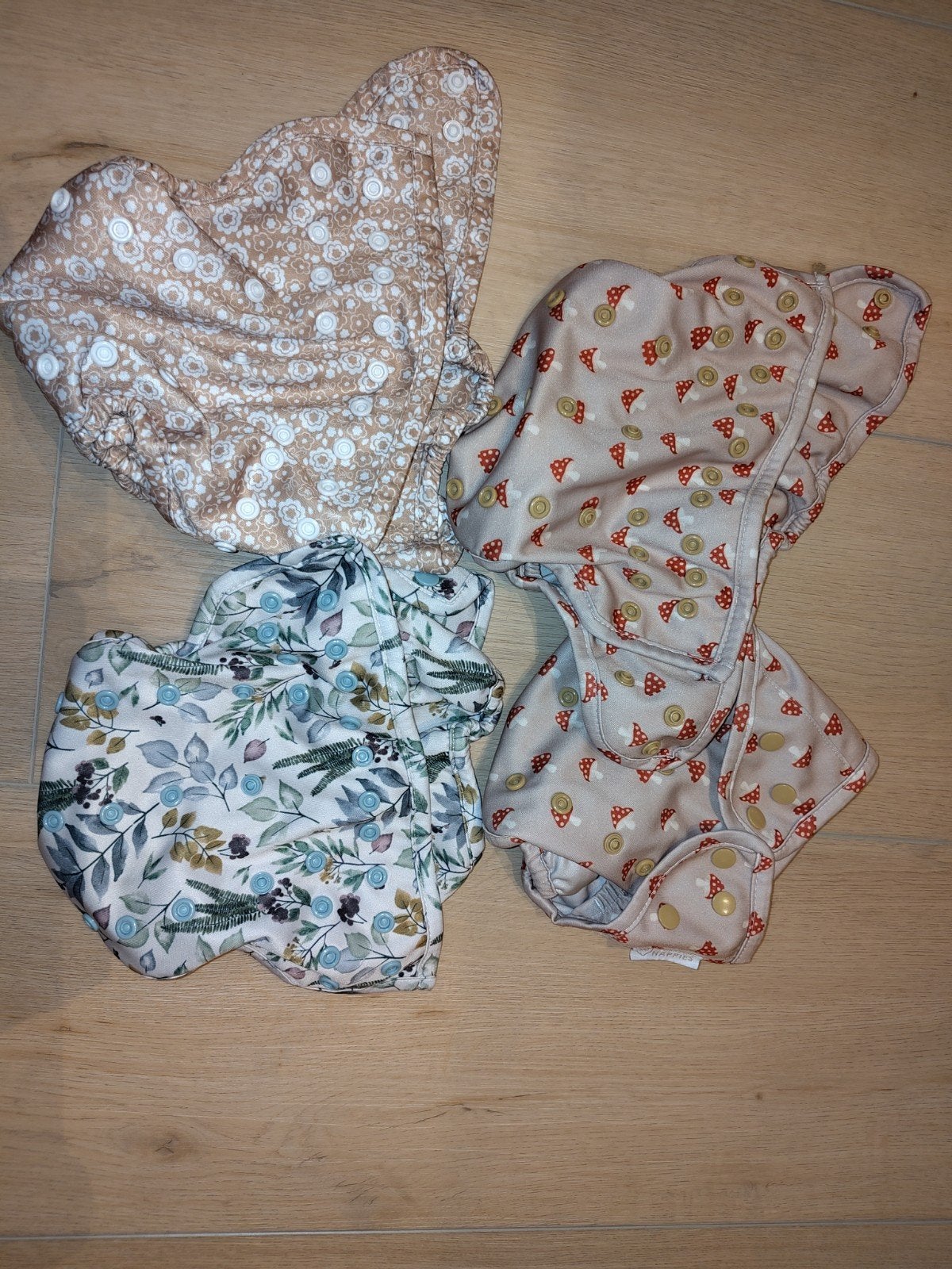 4 overbroekjes Modern Cloth nappies one size natuurprints, Ophalen of Verzenden, Zo goed als nieuw, Overige typen