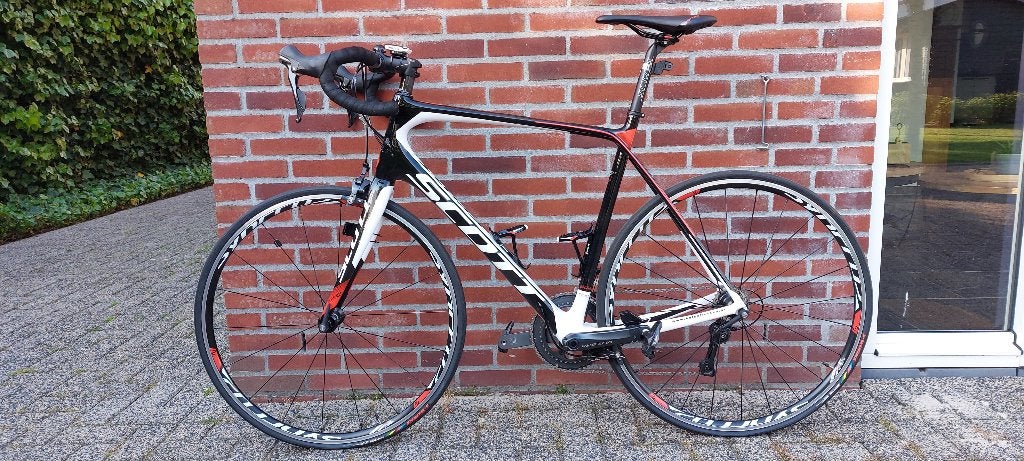 Zeer goed uitziende carbon racefiets met weinig kilometers, Fietsen en Brommers, 28 inch, Carbon, Velgrem, Zo goed als nieuw