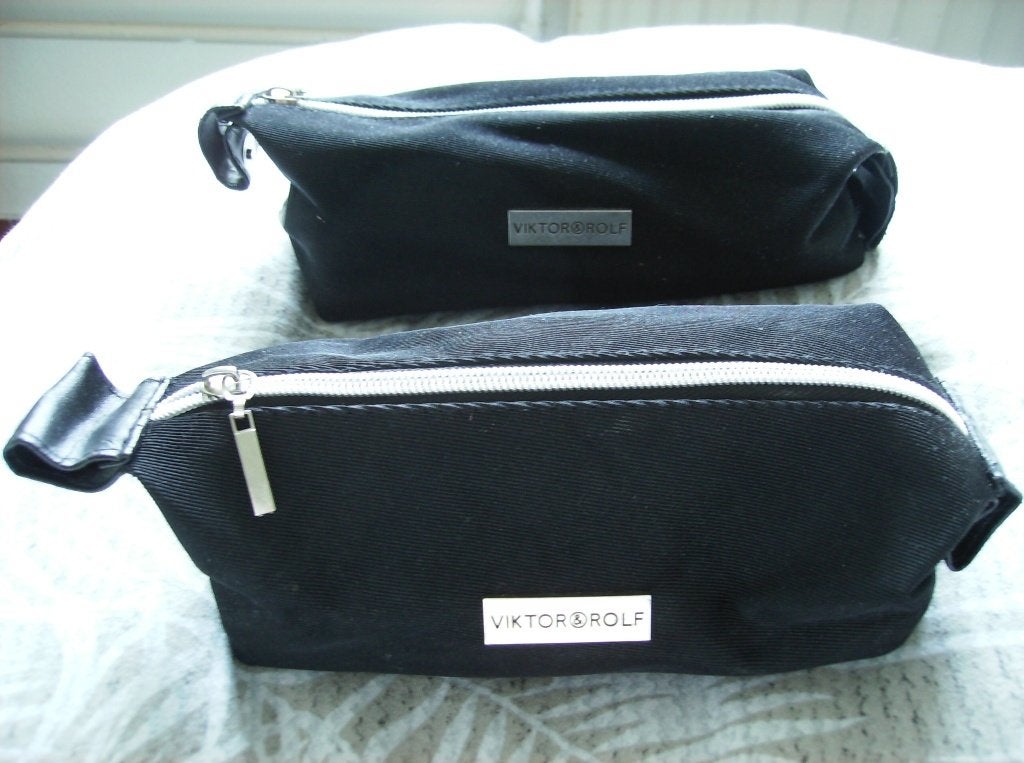VICTOR & ROLF, KLM, TWEE KLEINE  ZWARTE TOILETTASJES, Ophalen of Verzenden, Zwart, Jongen of Meisje