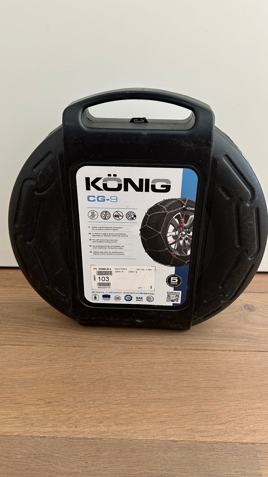 König CG-9 Sneeuwkettingen 18" voor Tesla Model 3, Ophalen of Verzenden, Zo goed als nieuw