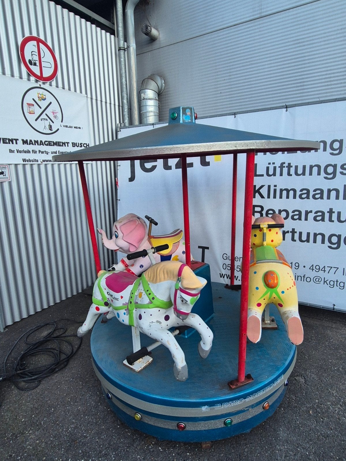 Zoeke Draaimolen/ Kiddy Ride Carousel  Zweefmolen, Ophalen